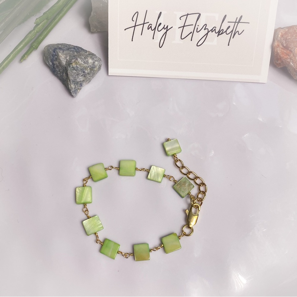Green Square Glass Bead Bracelet